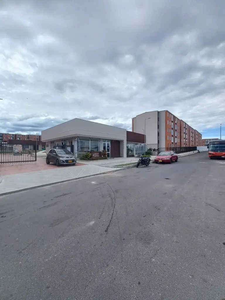 APARTAMENTO en ARRIENDO en C. R ARBOLEDA CAMPESTRE MANDARINO PISO 2 — 2