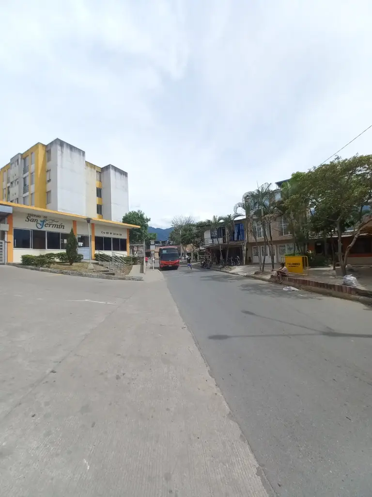 APARTAMENTO en VENTA en C. R RESERVAS DEL SAN FERMIN PISO 4 SIN ASCENSOR — 3