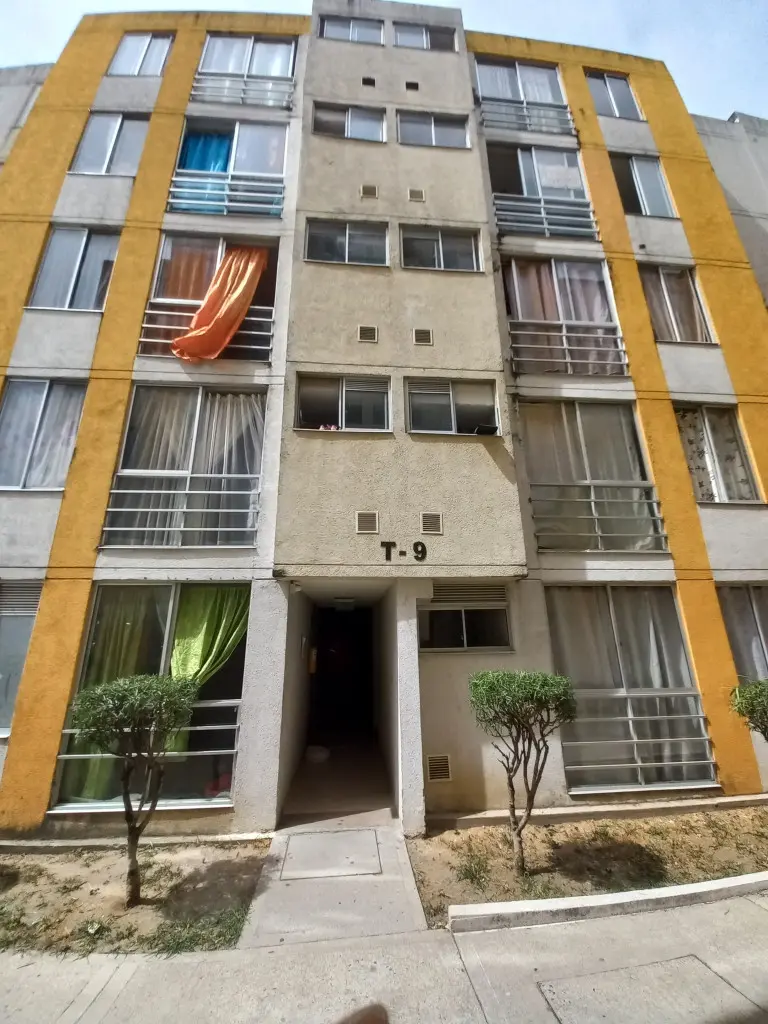 APARTAMENTO en VENTA en C. R RESERVAS DEL SAN FERMIN PISO 4 SIN ASCENSOR — 4