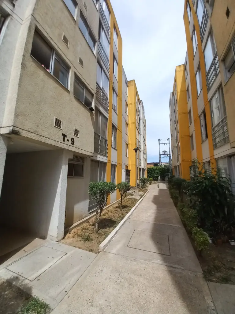 APARTAMENTO en VENTA en C. R RESERVAS DEL SAN FERMIN PISO 4 SIN ASCENSOR — 5