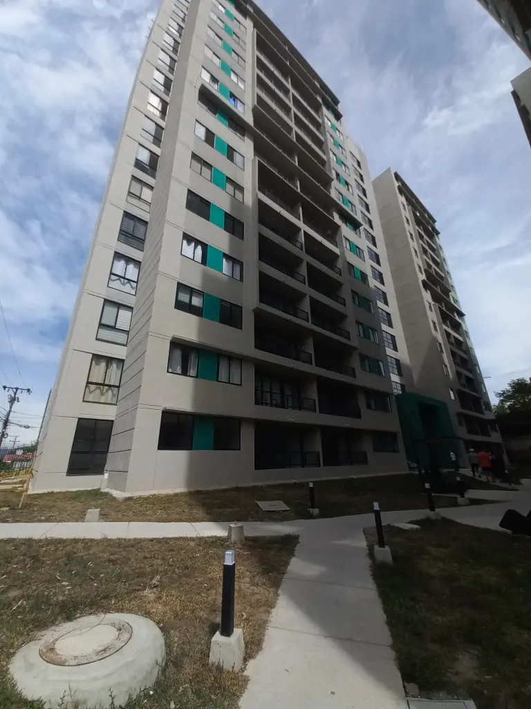 APARTAMENTO en ARRIENDO en C.R VALLE VERDE DEL CAMPESTRE PISO 3 — 5