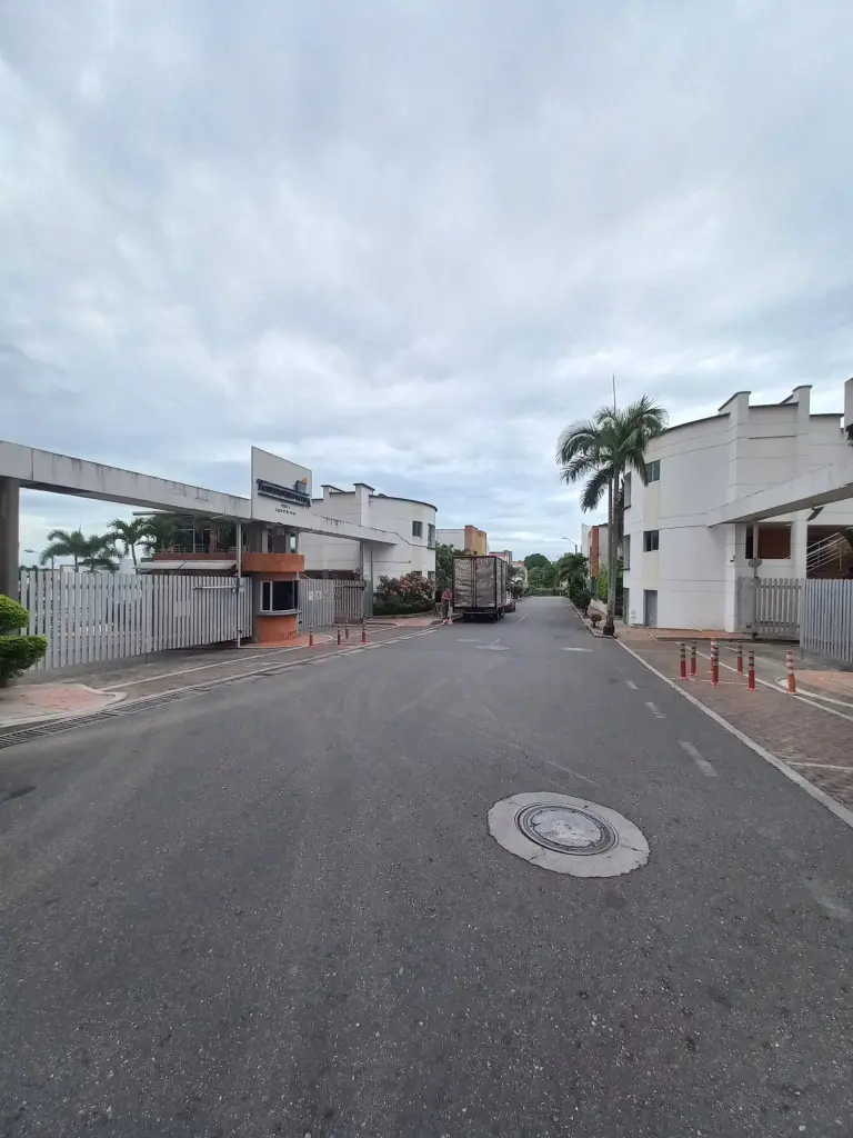 APARTAESTUDIO en ARRIENDO en C.R TORREON PIEDRA PINTADA ETAPA 2 PISO 2