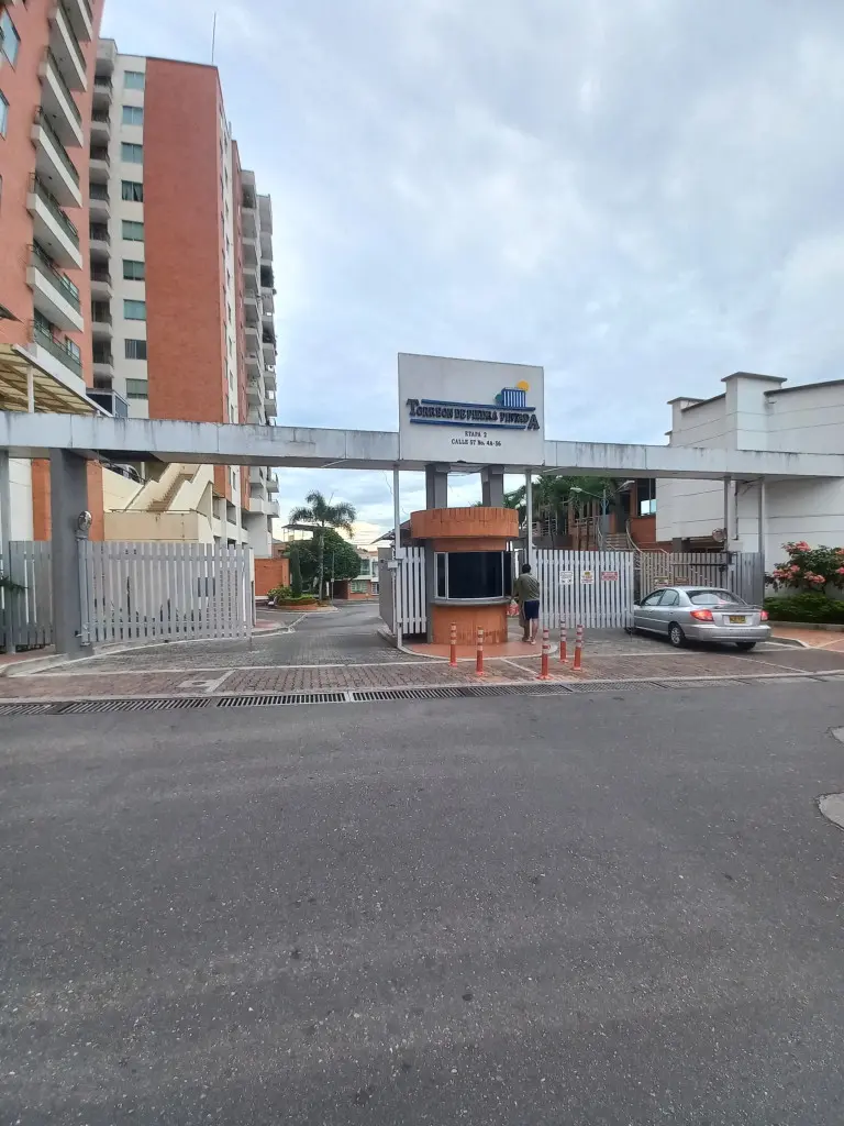 APARTAESTUDIO en ARRIENDO en C.R TORREON PIEDRA PINTADA ETAPA 2 PISO 2 — 2