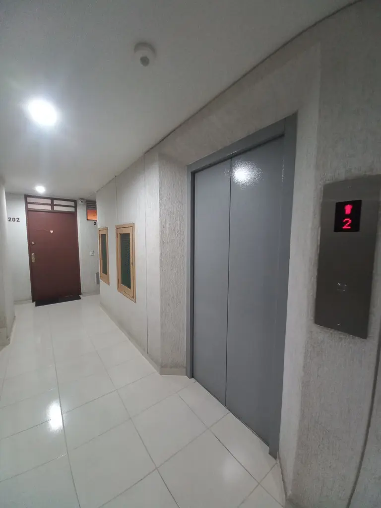 APARTAESTUDIO en ARRIENDO en C.R TORREON PIEDRA PINTADA ETAPA 2 PISO 2 — 4
