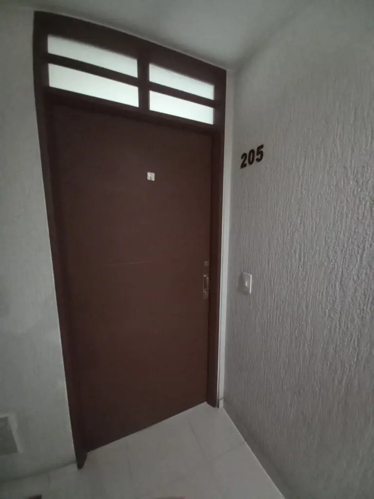 APARTAESTUDIO en ARRIENDO en C.R TORREON PIEDRA PINTADA ETAPA 2 PISO 2 — 5