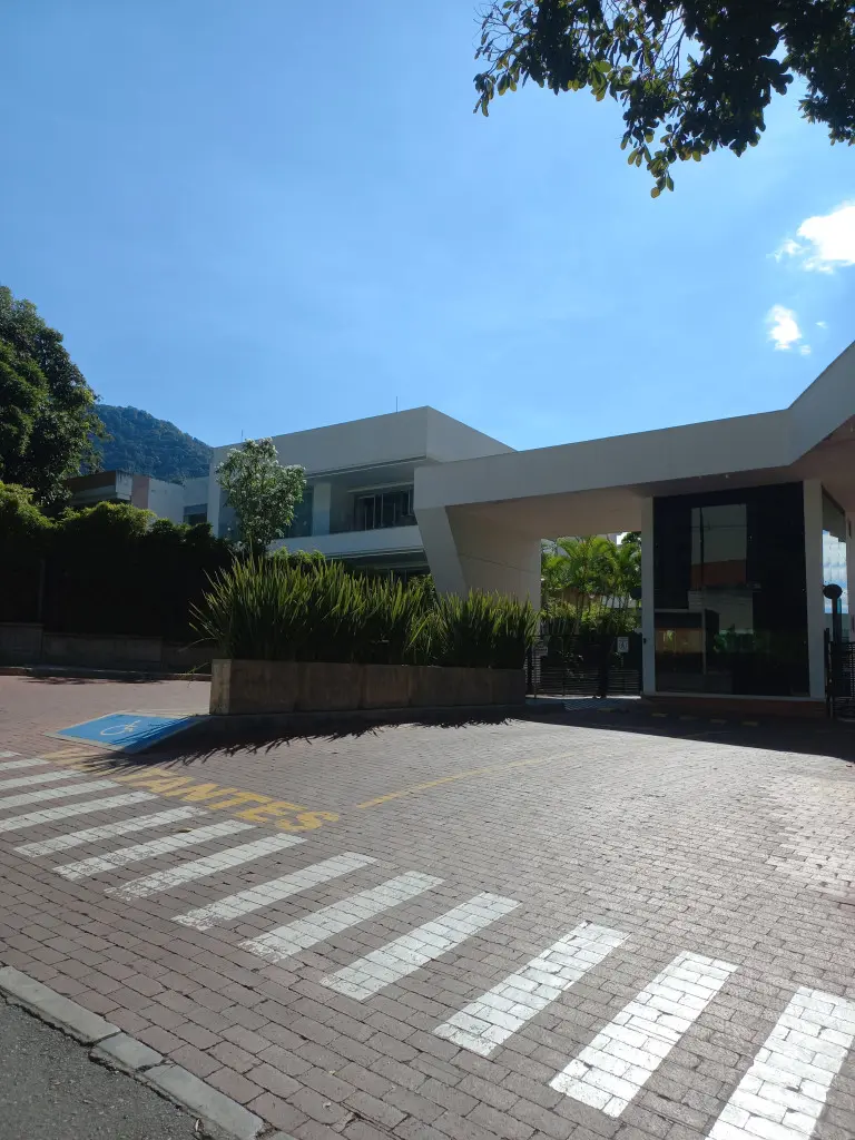 APARTAMENTO en VENTA en CONJUNTO RESIDENCIAL CERRO AZUL DEL VERGEL PISO 9