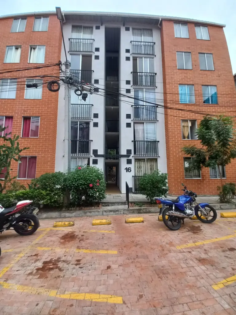 APARTAMENTO en VENTA en ARBOLEDA CAMPESTRE ALMENDRO  PISO 4 SIN ASCENSOR — 4