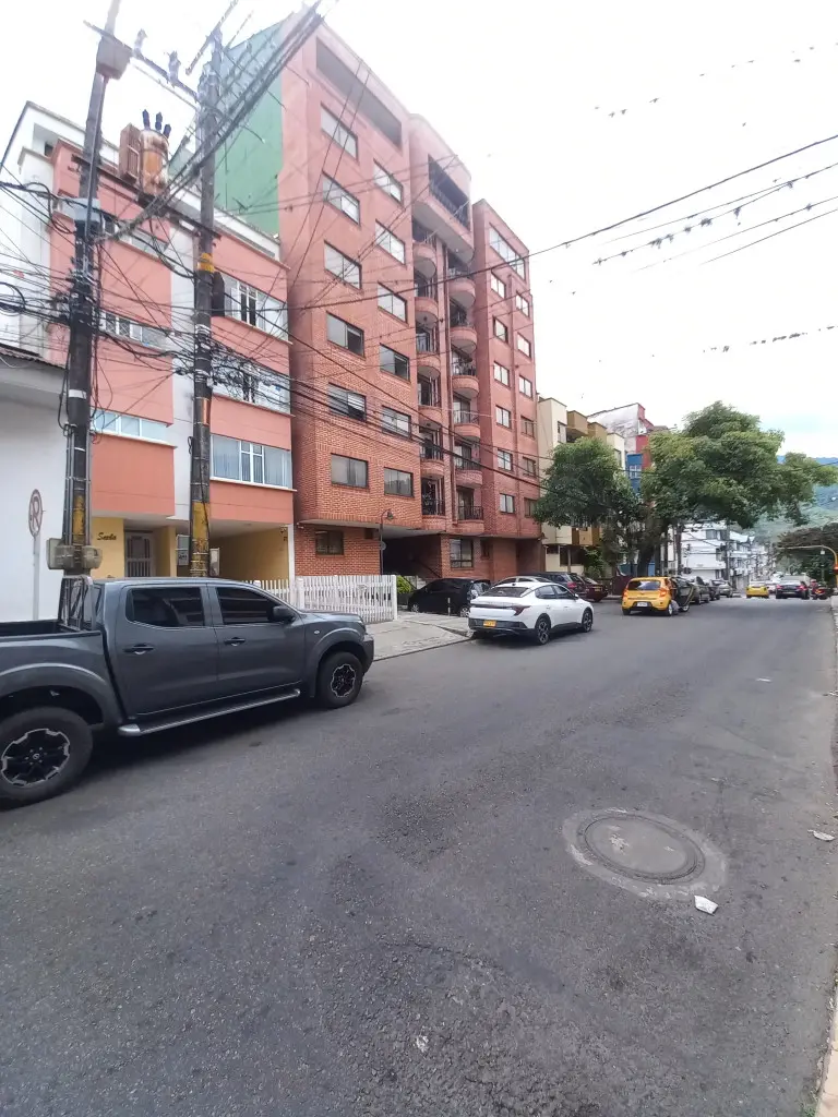 APARTAMENTO en VENTA en EDIFICIO LA SEXTA PISO 3 SIN ASCENSOR — 3