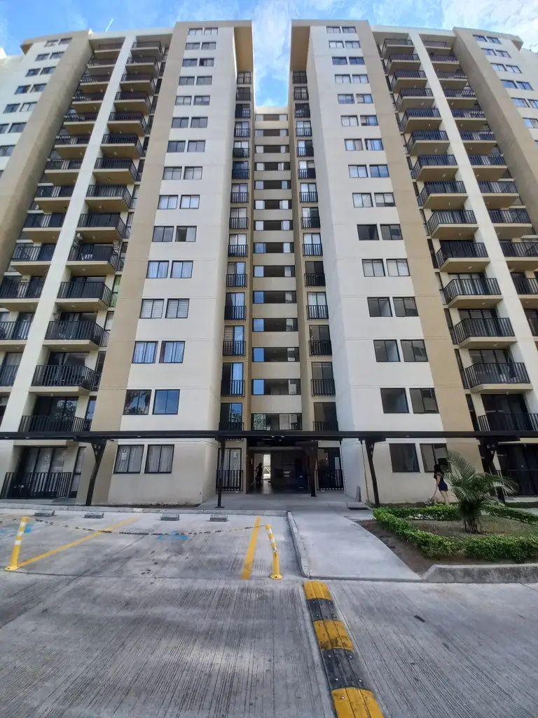 APARTAMENTO en ARRIENDO en FONTANA CAMPESTRE PISO 3 — 3