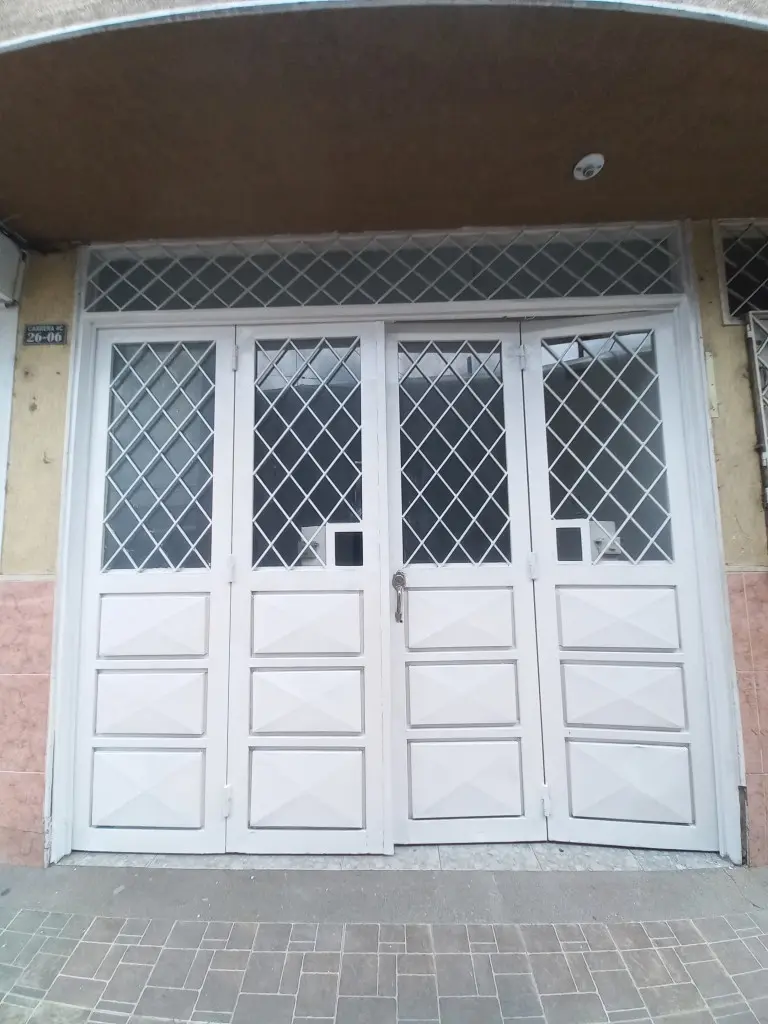 LOCAL en ARRIENDO en BARRIO HIPODROMO — 2