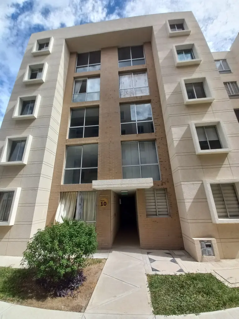 APARTAMENTO en ARRIENDO en C.R SIENA SANTA CRUZ PISO 2 SIN ASENSOR — 4