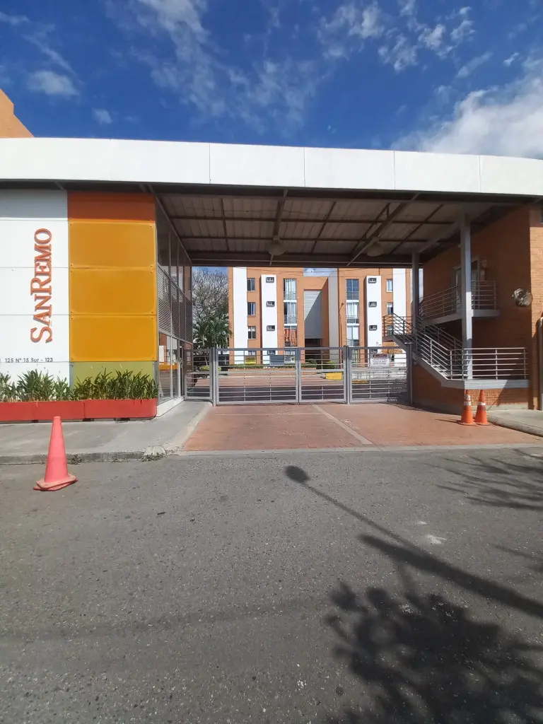 APARTAMENTO en VENTA en C.R SAN REMO  PISO 4 SIN ASCENSOR — 2