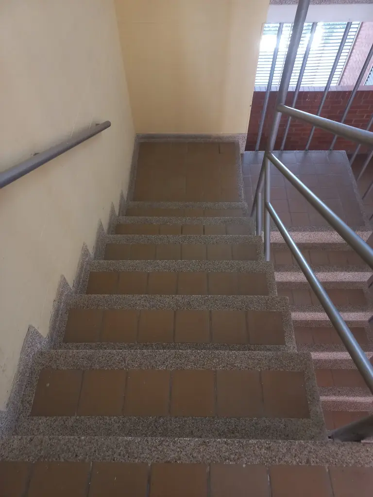 APARTAMENTO en VENTA en C.R SAN REMO  PISO 4 SIN ASCENSOR — 5