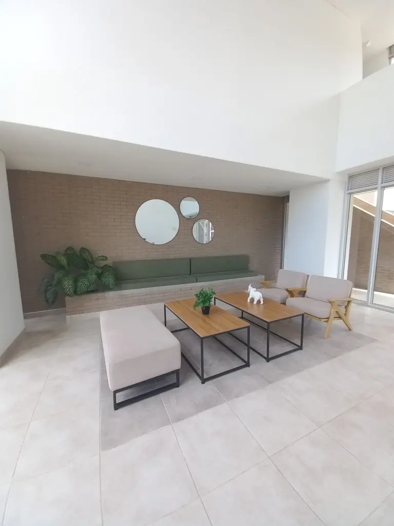 APARTAMENTO en ARRIENDO en C.R LYLA HACIENDA SANTA CRUZ PISO 5 SIN ASCENSOR — 5