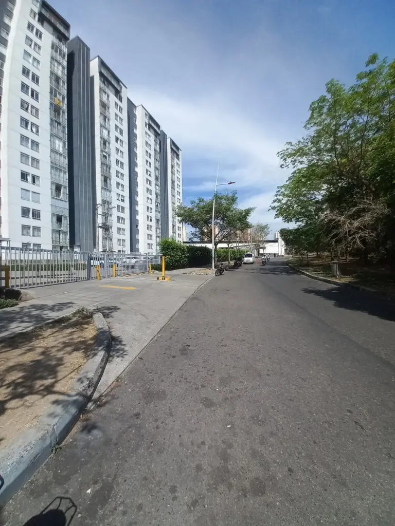 APARTAMENTO en ARRIENDO en C.R FORTEZZA l PISO 11