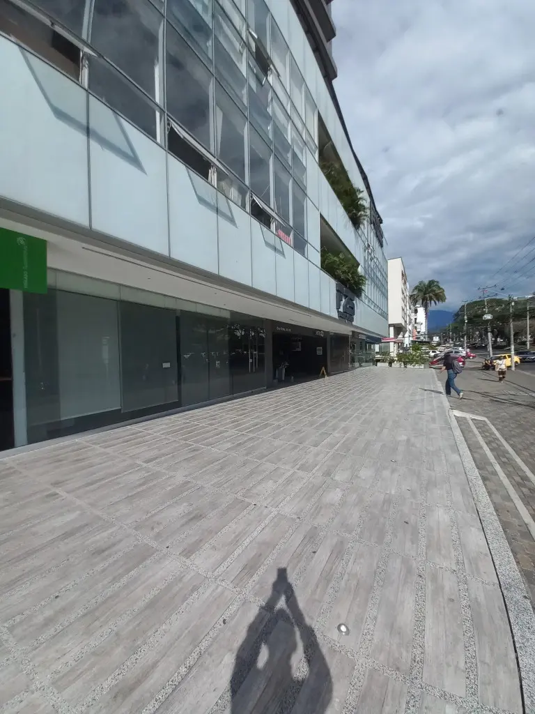 LOCAL en ARRIENDO en F25 BUSINESS CENTER PISO 1 — 3