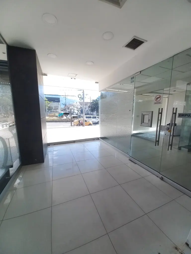 LOCAL en ARRIENDO en F25 BUSINESS CENTER PISO 1 — 5