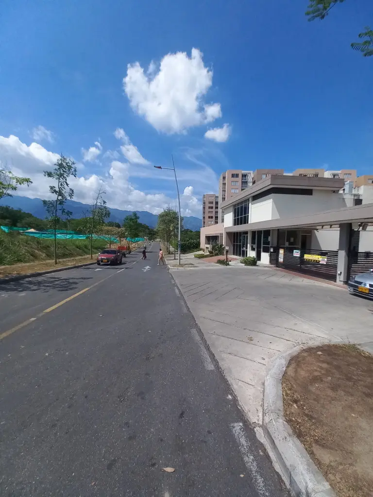 APARTAMENTO en ARRIENDO en C.R TERRA SANTA CRUZ PISO 8