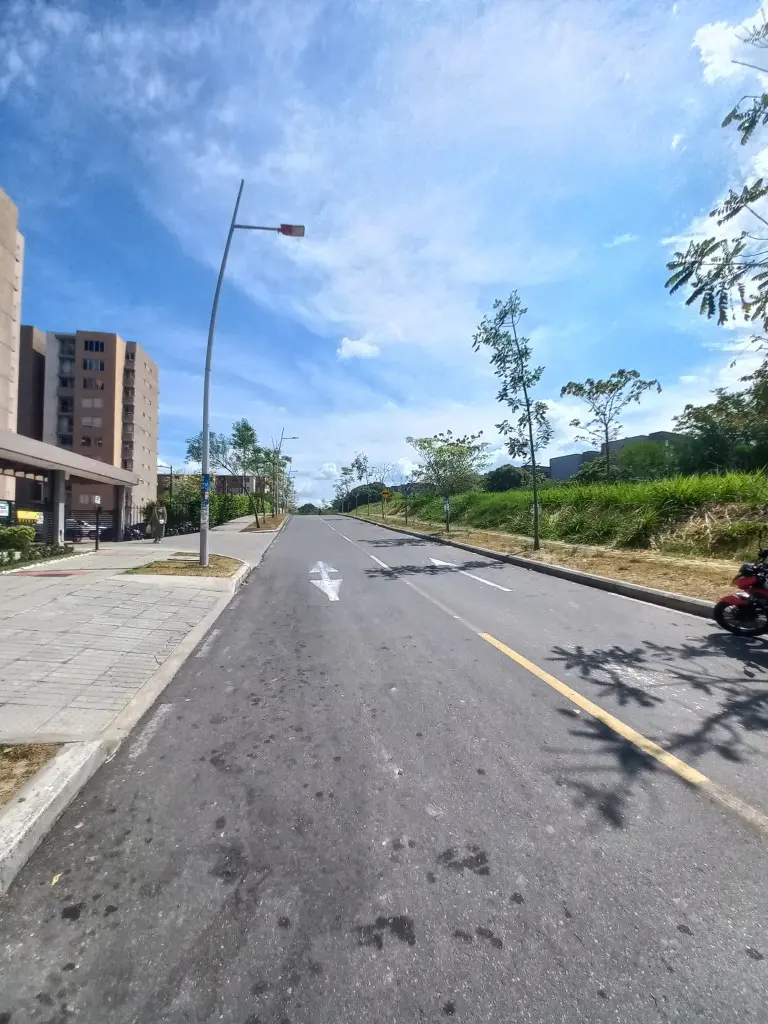 APARTAMENTO en ARRIENDO en C.R TERRA SANTA CRUZ PISO 8 — 2