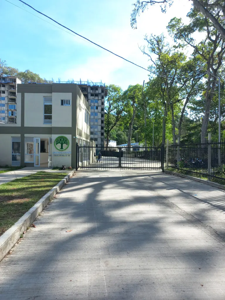 APARTAMENTO en ARRIENDO en URBANIZACIÓN HACIENDA EL BOSQUE PISO 3
